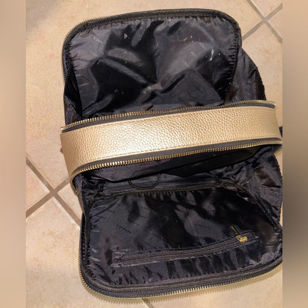 Versace Perfume Cosmetic
Bag/Wristlet - Picture 7 of 8